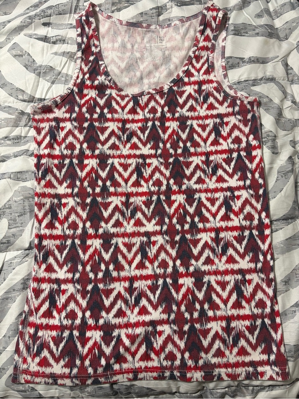 Women’s Red Patterned Scoop Neck Tank Top